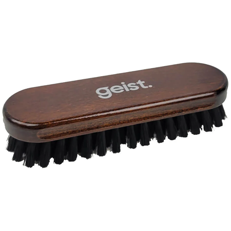 Geist. Textile Brush