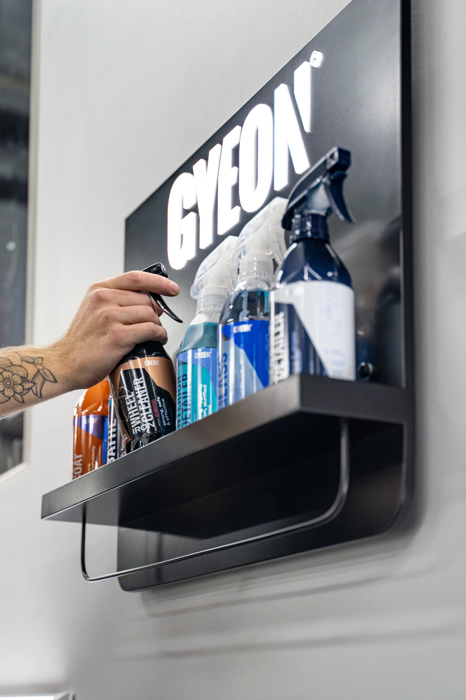 GYEON LED Detail Rack - Image 10