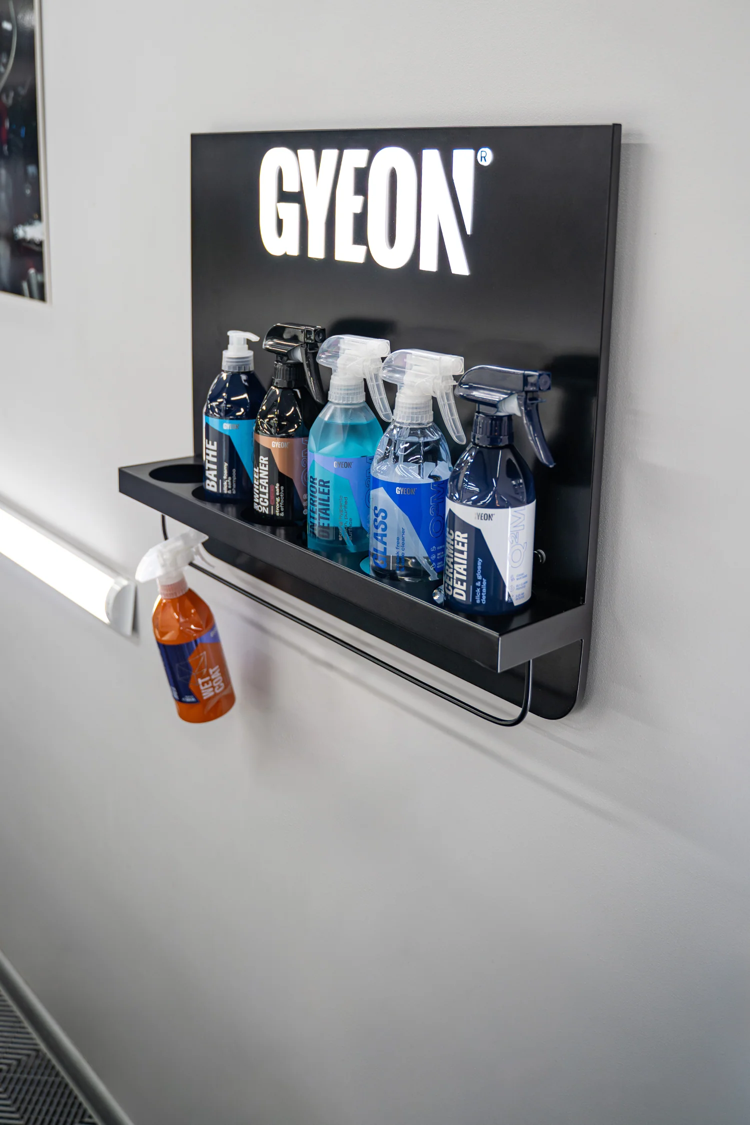 GYEON LED Detail Rack - Image 8