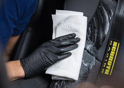 GYEON Q²M Leather Wipe EVO - Image 2