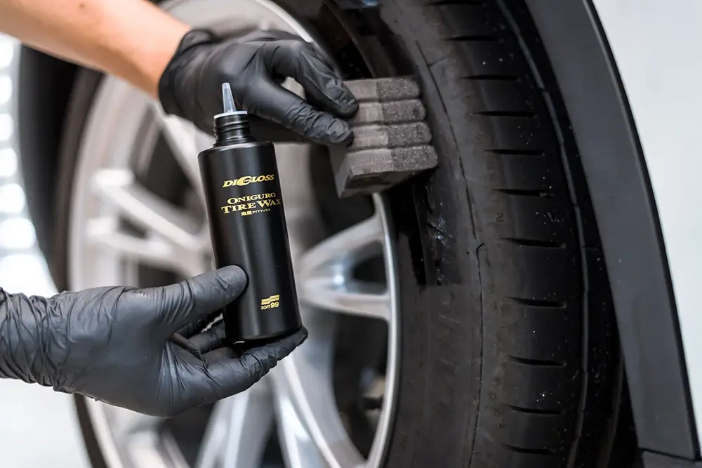 SOFT99 Digloss Black Devil Tire Wax 200ml L-67 - Image 3