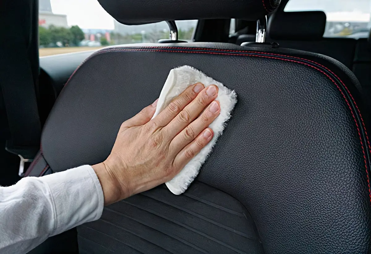 SOFT99 Leather Barrier Coating 230ml L-84 - Image 5